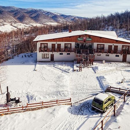 Hotel Alpen House Vyshka Exterior foto